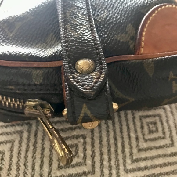 Authentic Louis Vuitton Marly Vintage Wristlet - Picture 2 of 7